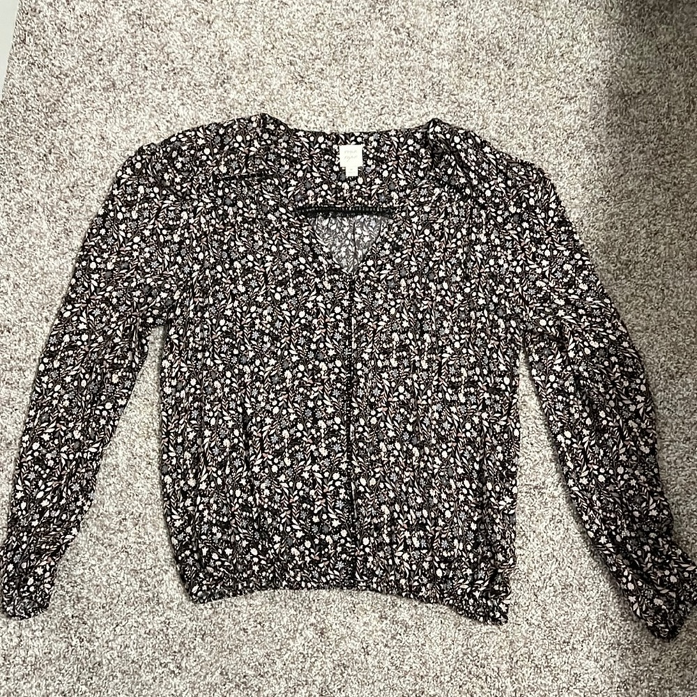 Roan and Ryan banded long sleeve v neck top